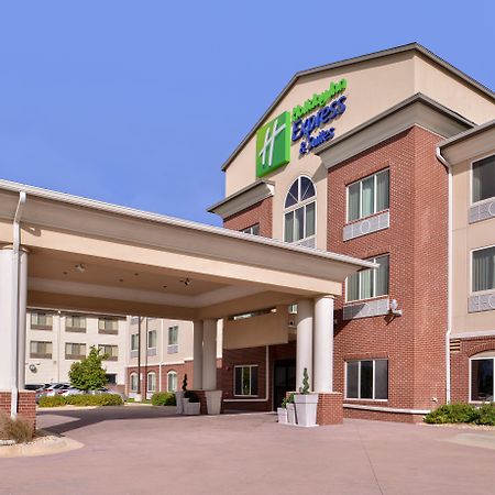 Holiday Inn Express & Suites Emporia Northwest By Ihg Εξωτερικό φωτογραφία
