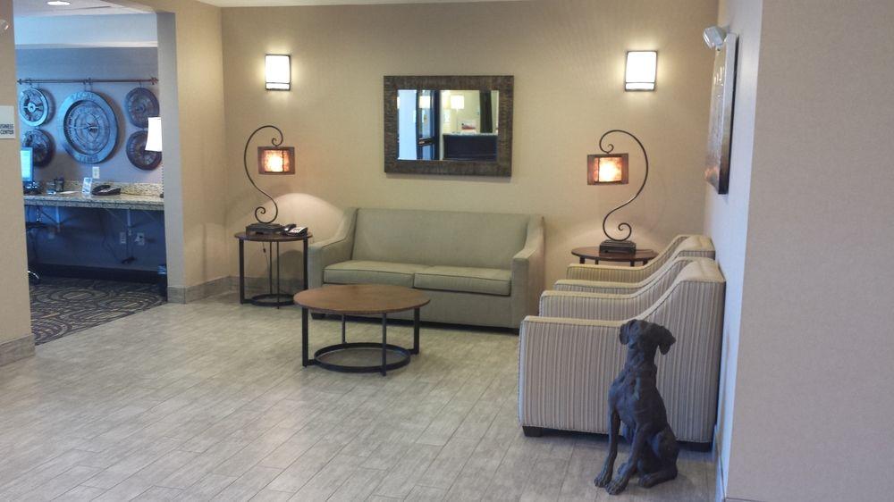 Holiday Inn Express & Suites Emporia Northwest By Ihg Εξωτερικό φωτογραφία