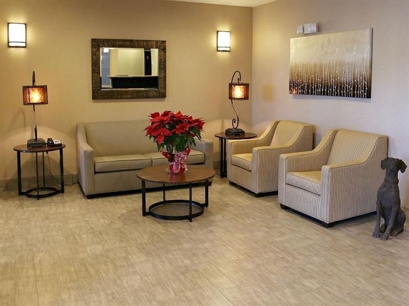 Holiday Inn Express & Suites Emporia Northwest By Ihg Εξωτερικό φωτογραφία