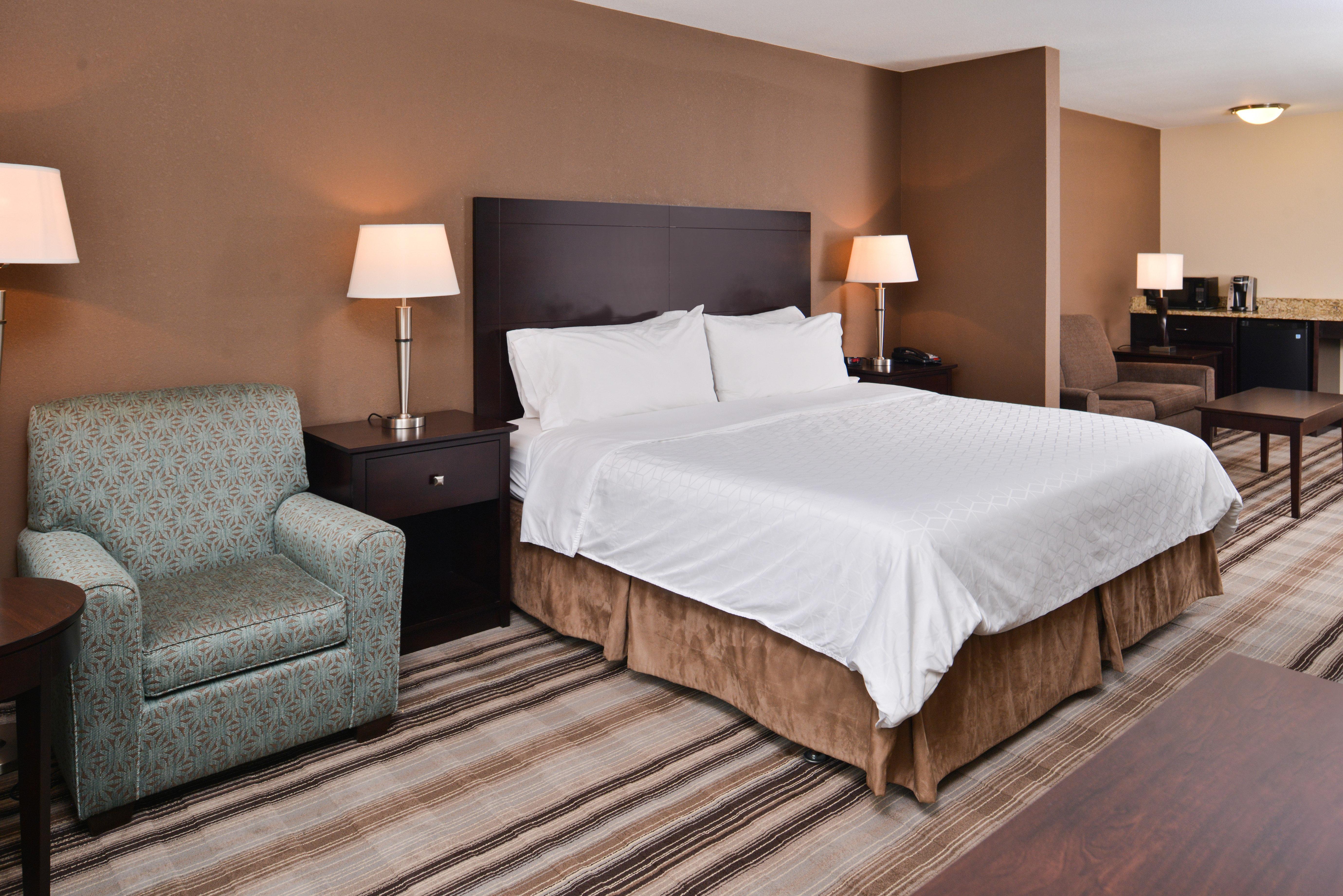 Holiday Inn Express & Suites Emporia Northwest By Ihg Εξωτερικό φωτογραφία