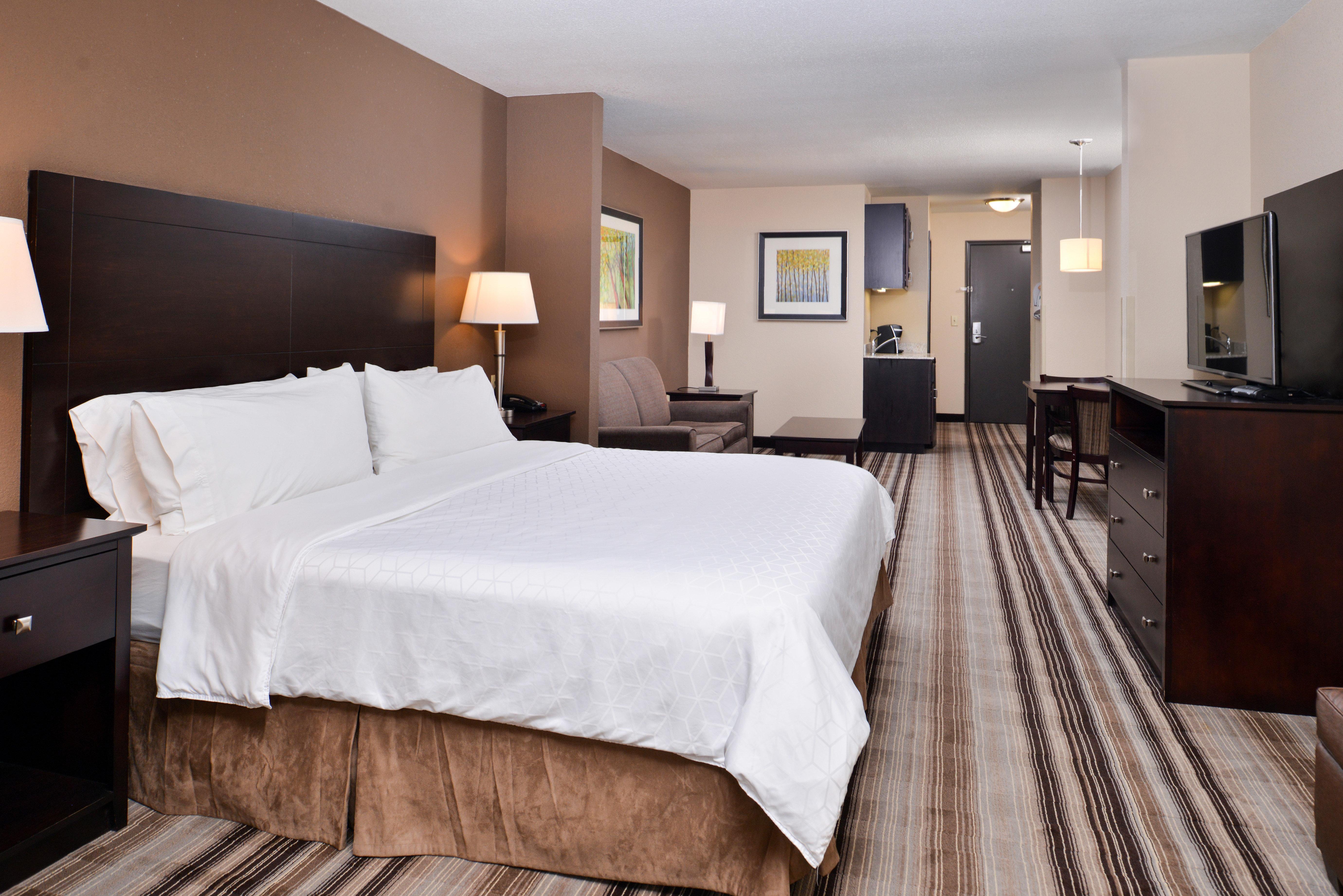Holiday Inn Express & Suites Emporia Northwest By Ihg Εξωτερικό φωτογραφία