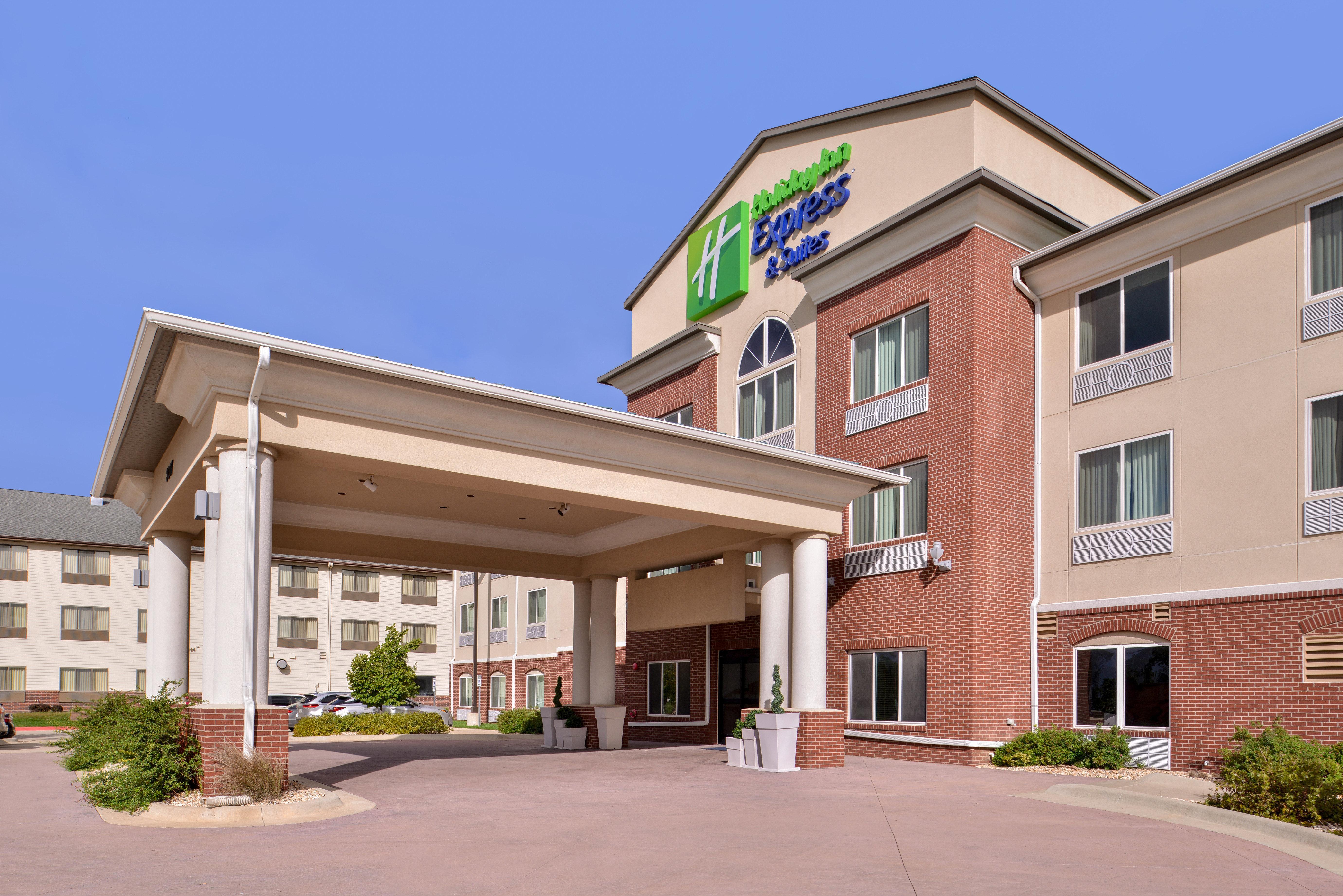Holiday Inn Express & Suites Emporia Northwest By Ihg Εξωτερικό φωτογραφία