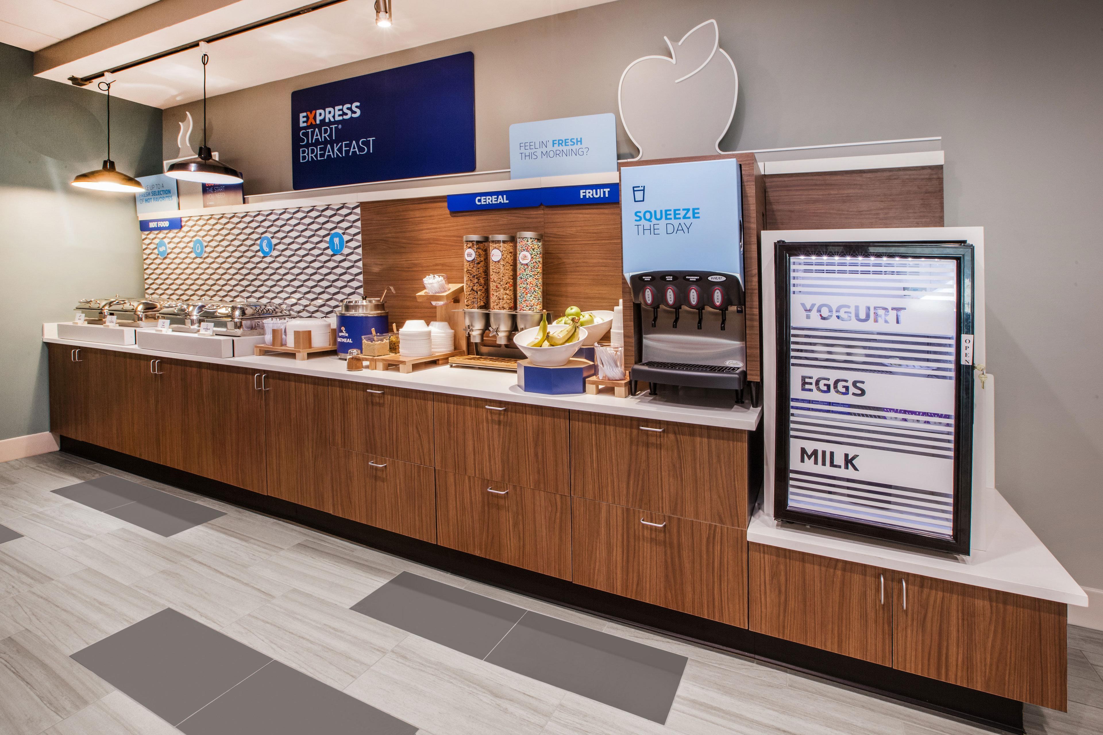 Holiday Inn Express & Suites Emporia Northwest By Ihg Εξωτερικό φωτογραφία